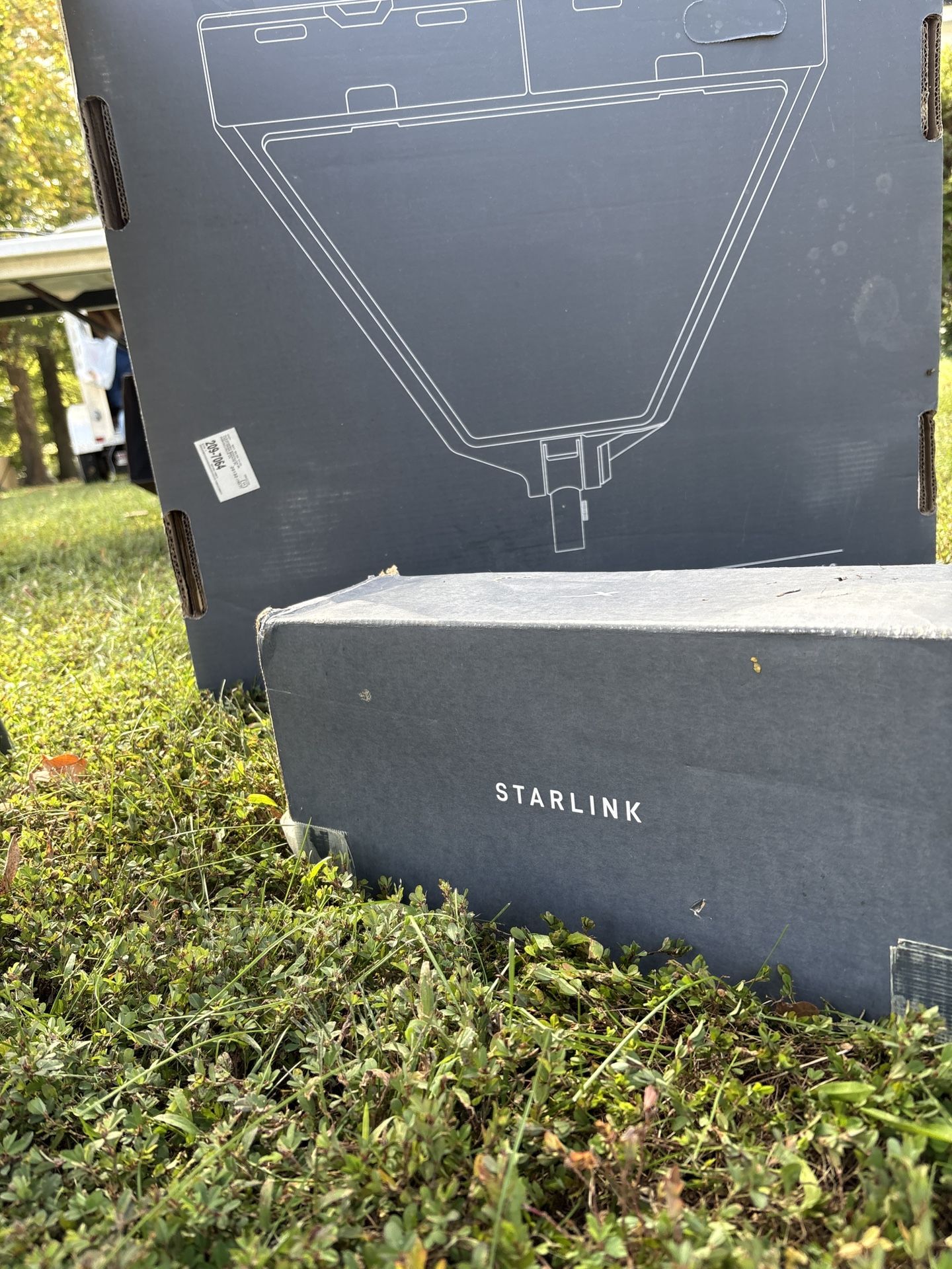 The Ridgeline Mount requires no drilling and is designed to sit on the top ridge of a gable roof. Held in place by ballast weights, the mount is ideal