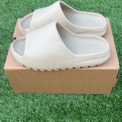 Yeezy Slides Size 9 