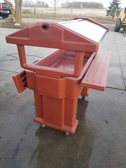 Salad bar / cold bar / hold your cool drinks