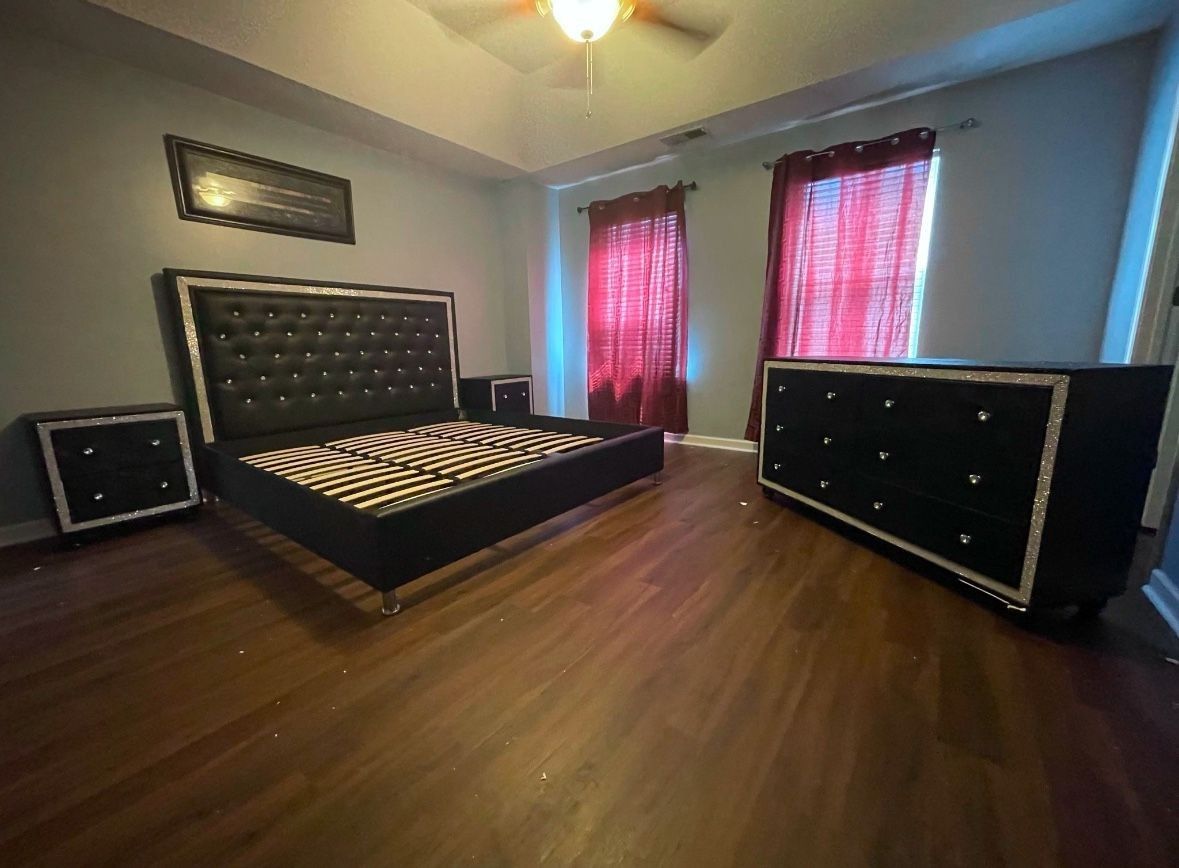 Luxury Brand New Queen 4pc Bedroom Set $950! King $1050! AVAILABLE IN BLACK GRAY & WHITE COLORS!!