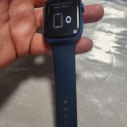Apple Watch 7 45mm Locked