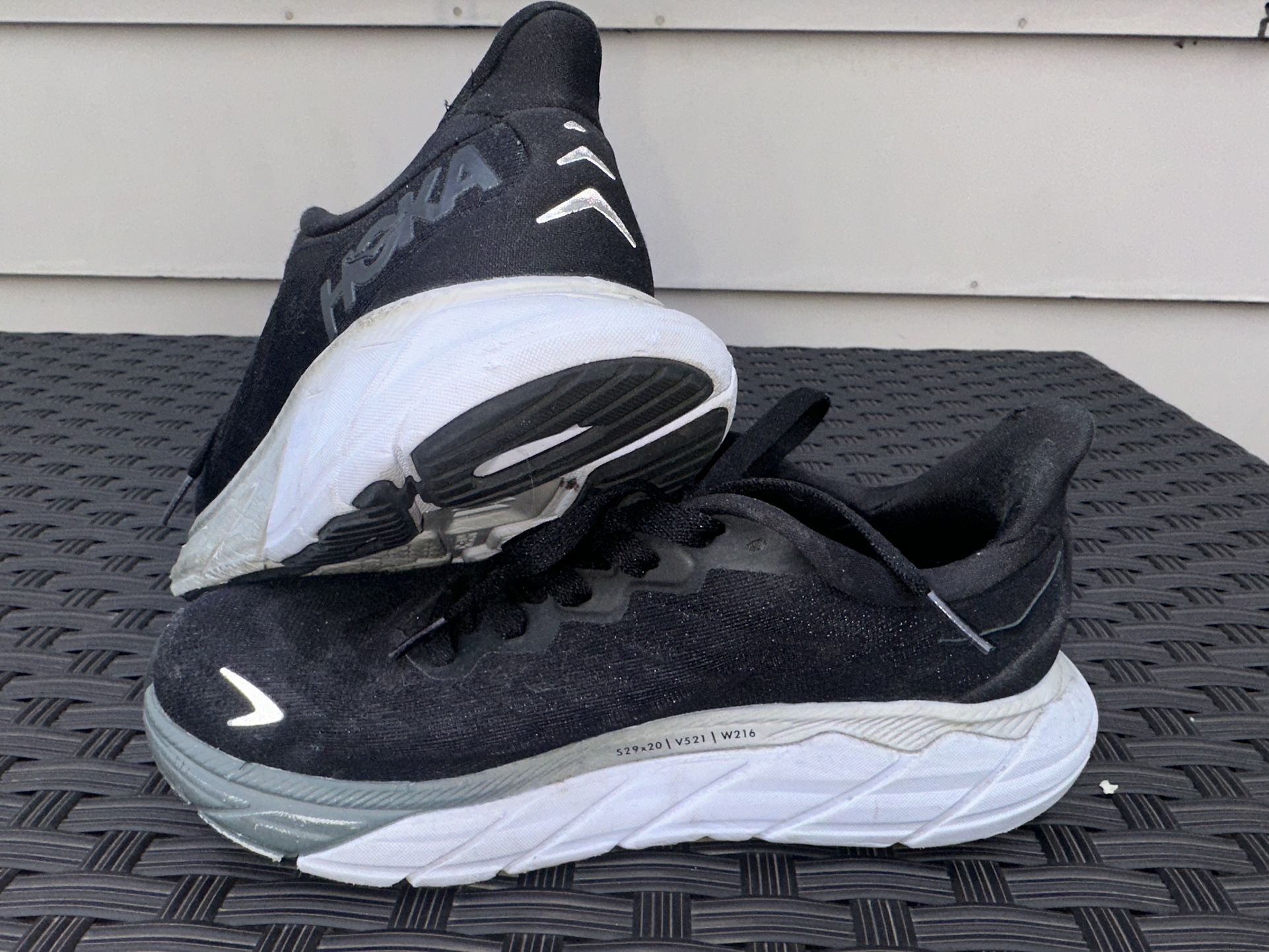 Hoka, Arahi 6, Black, Women’s 7.5