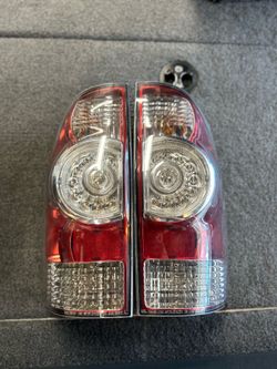13-15 Toyota Tacoma Oem Taillights $100