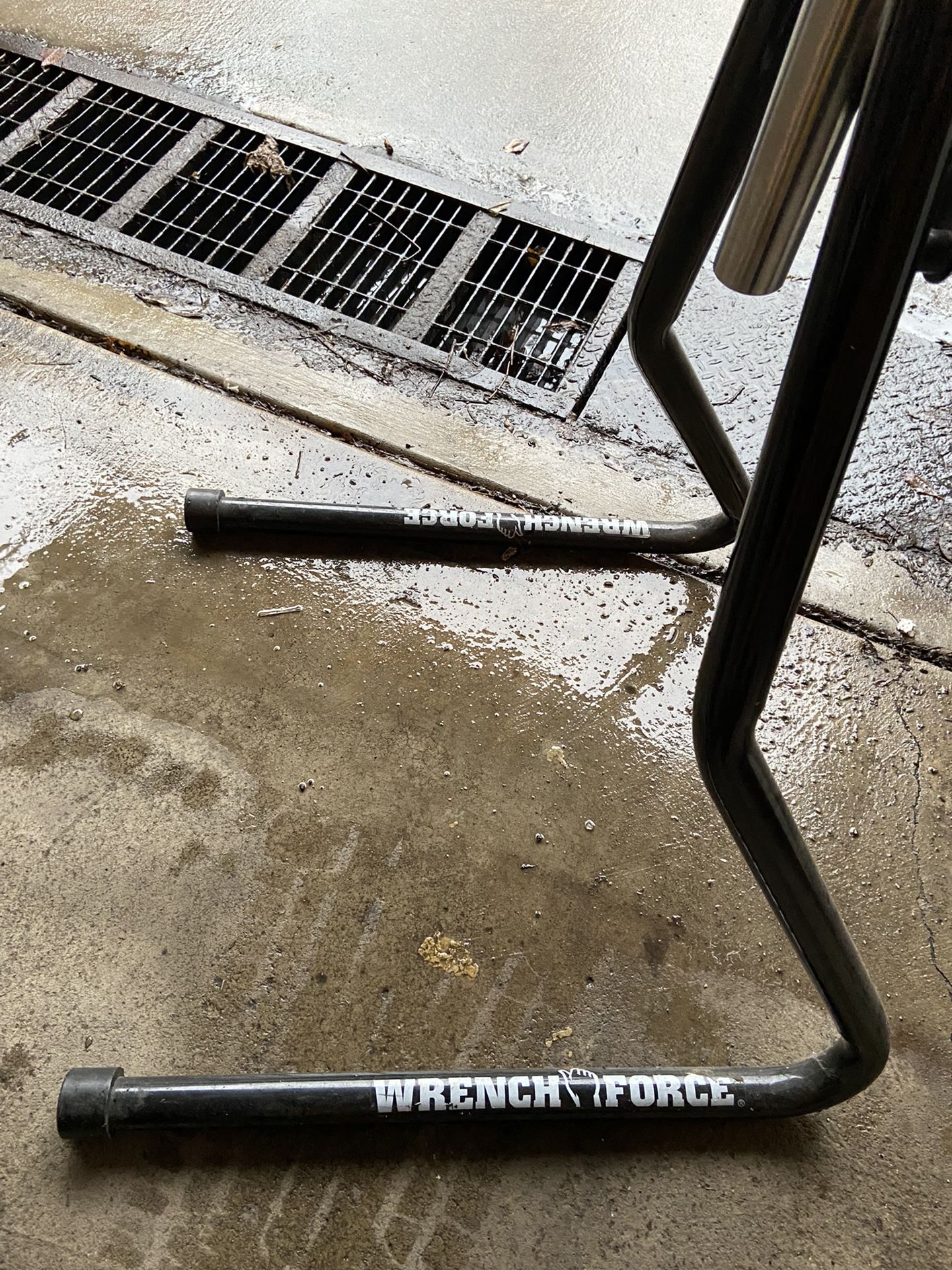 wrench force bicycle repair stand