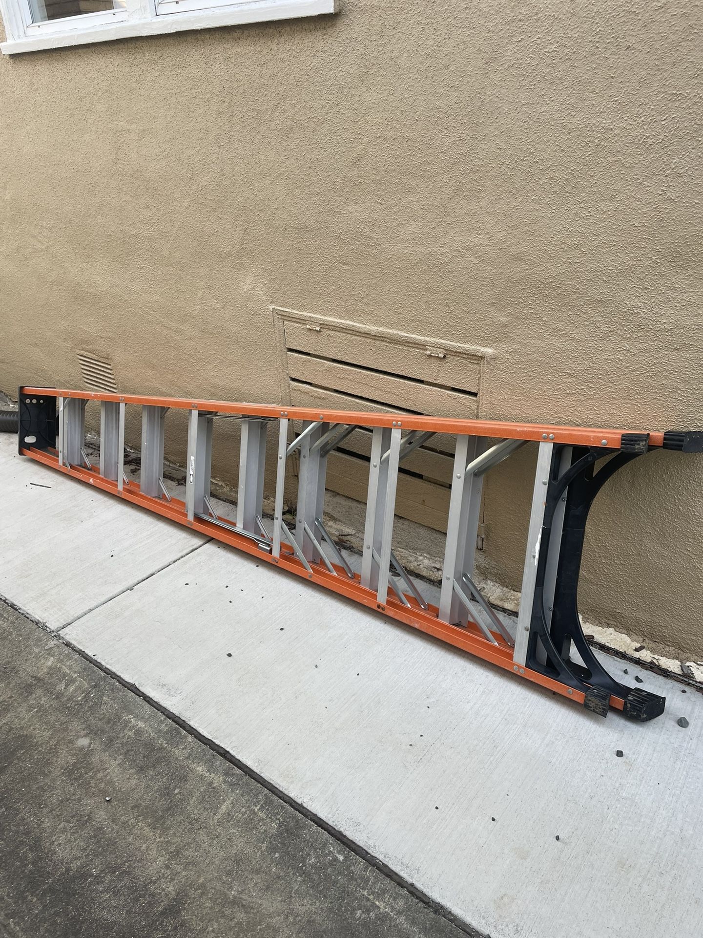 Husky 10 Foot Ladder