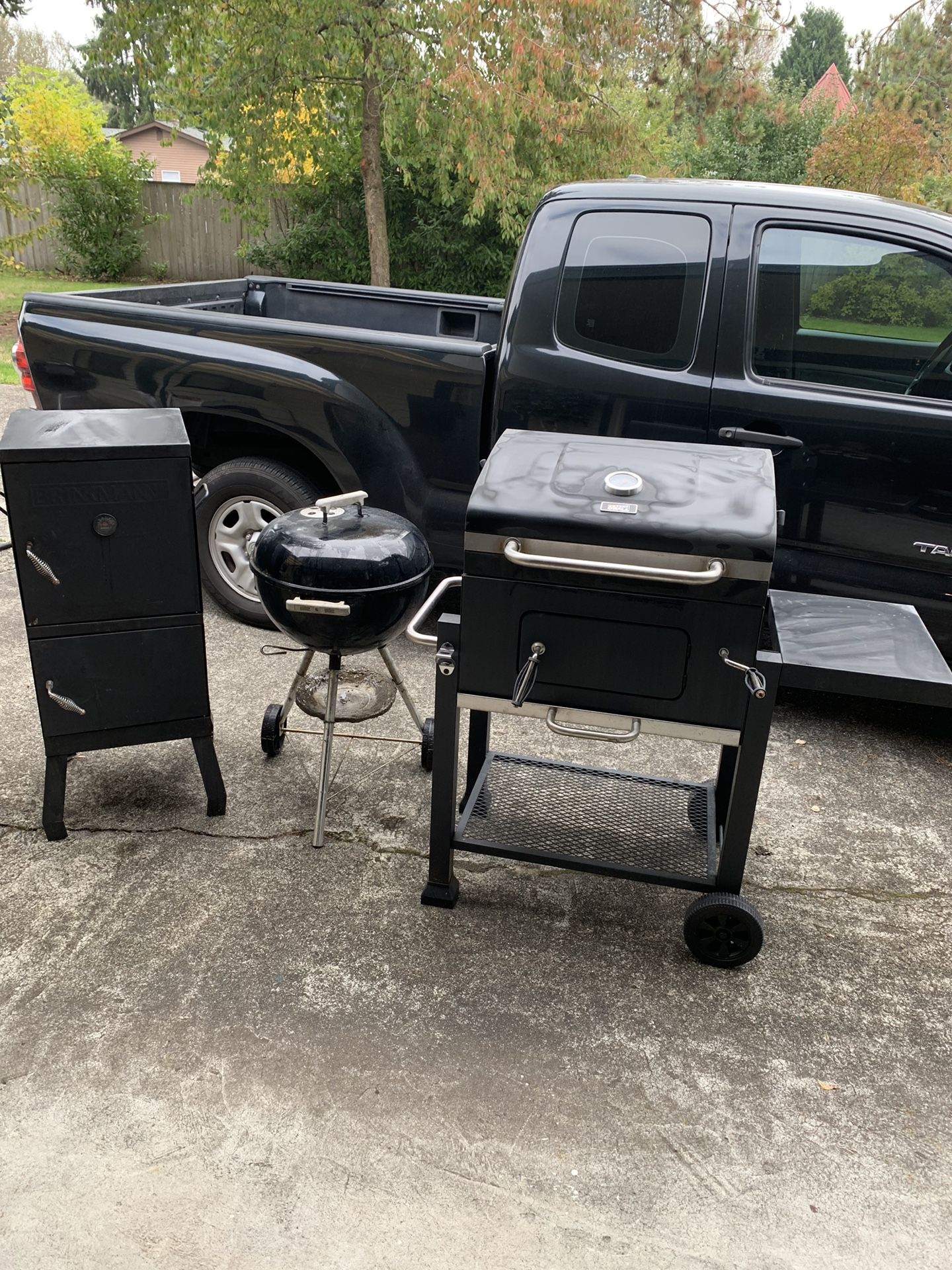 Bbq smoker, Weber and adjustable grill package