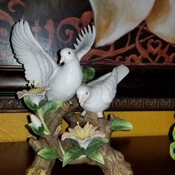 Home  Interiors  Palomas De Porselana ASKING  FOR  PRICE  THANK  YOU