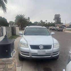 2004 volk sitting for a little while 