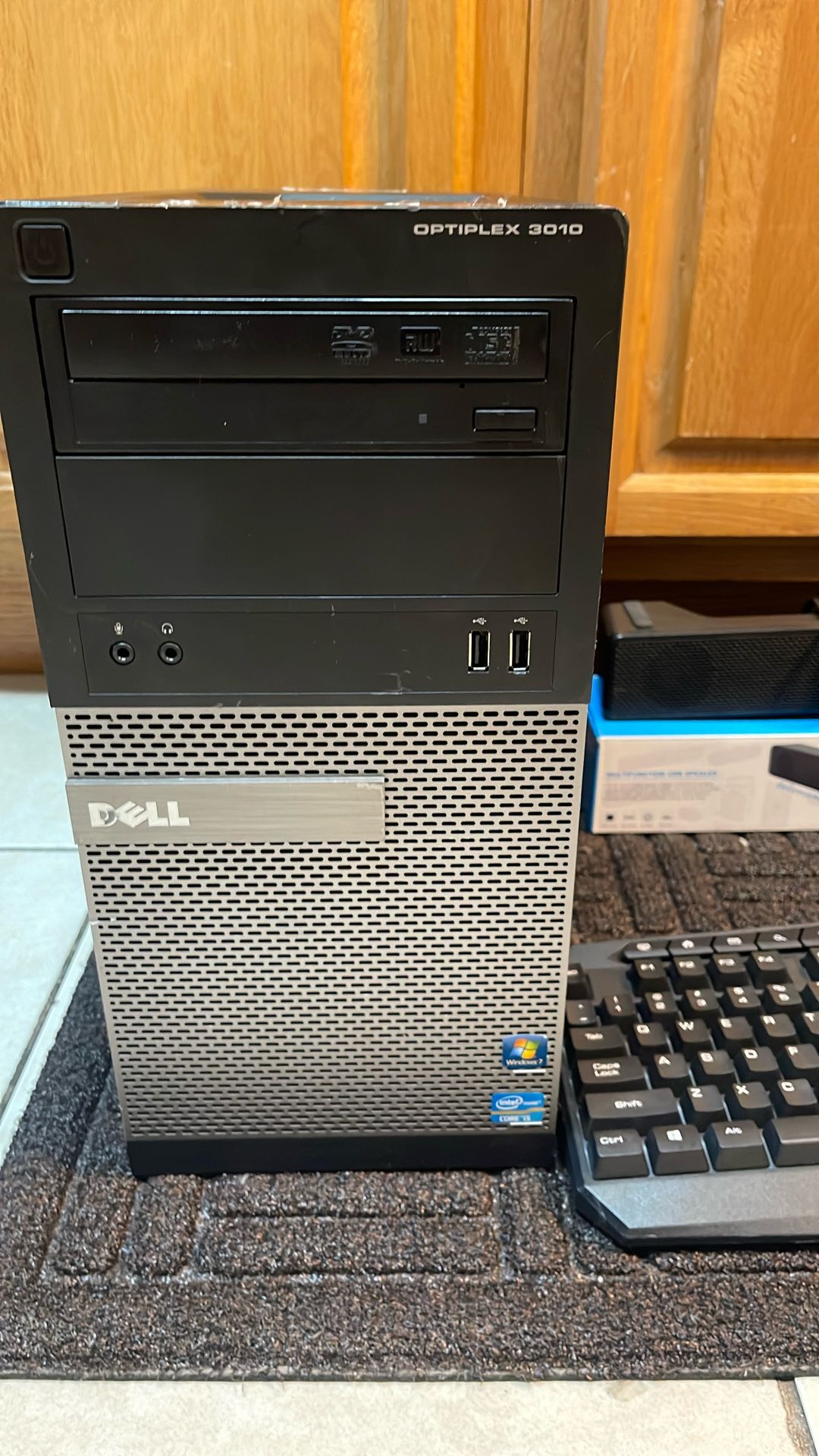 Dell Tower PC ( No HDD) Keyboard Speaker Mouse