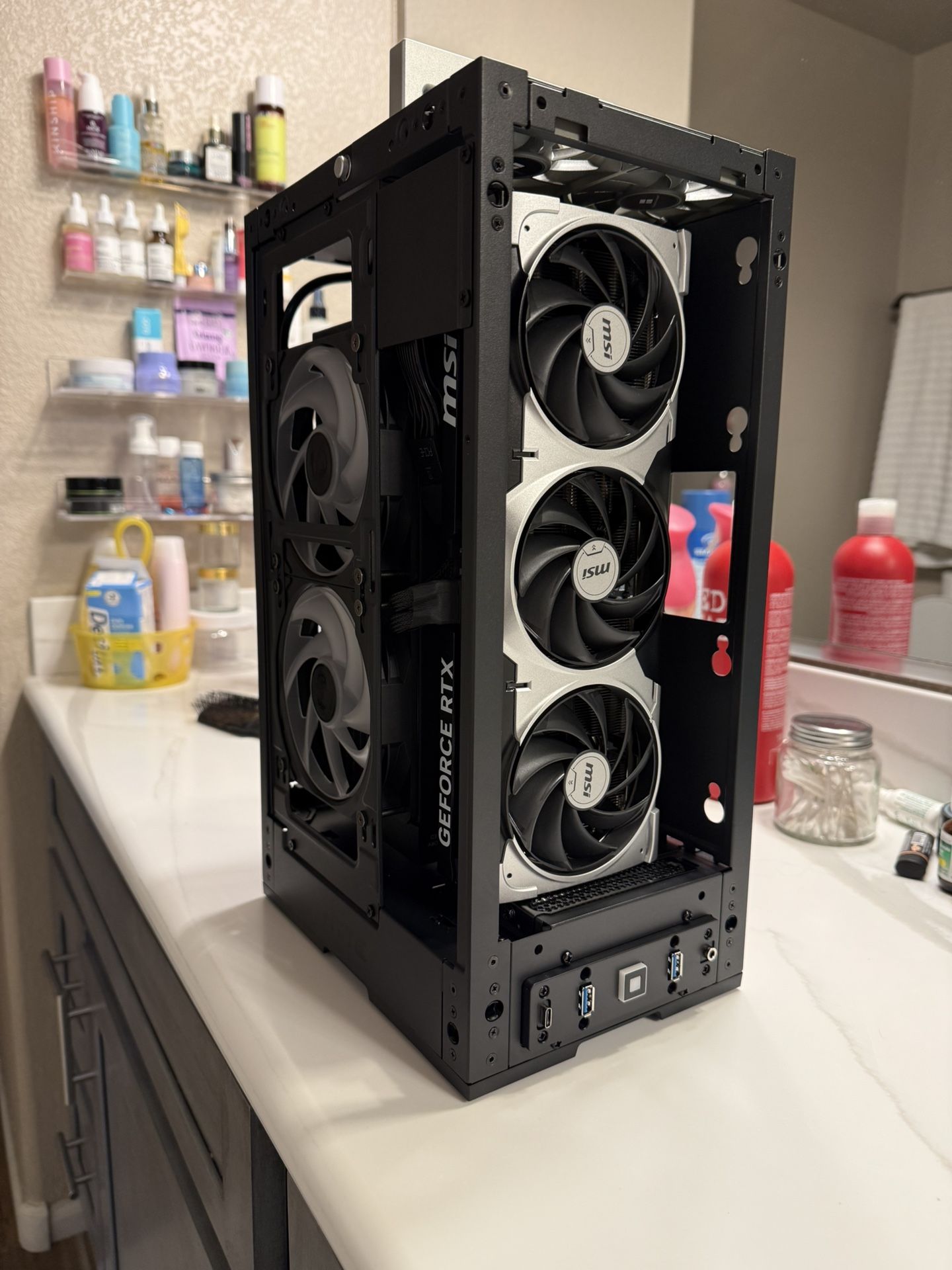 Beastly Custom ITX SFF Gaming PC! Nvidia RTX 5070, 14600k, Water Cooling, And More…