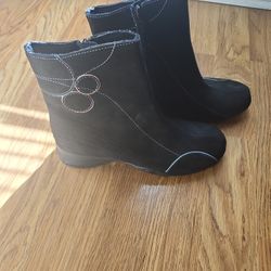Womens Suede Boots