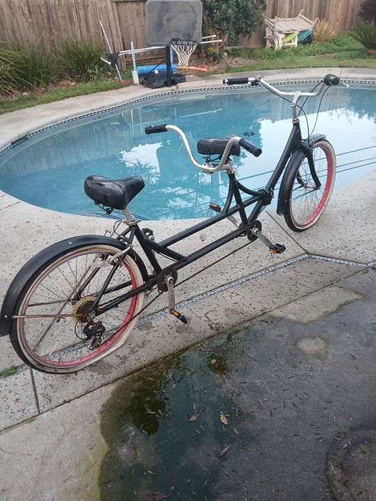 TANDEM BIKE