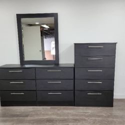 Dresser With Mirror And Chest 