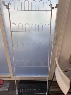Metal shoe holder