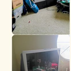 Older Model Big Screen TV 