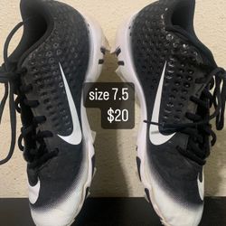 baseball cleats size 7.5