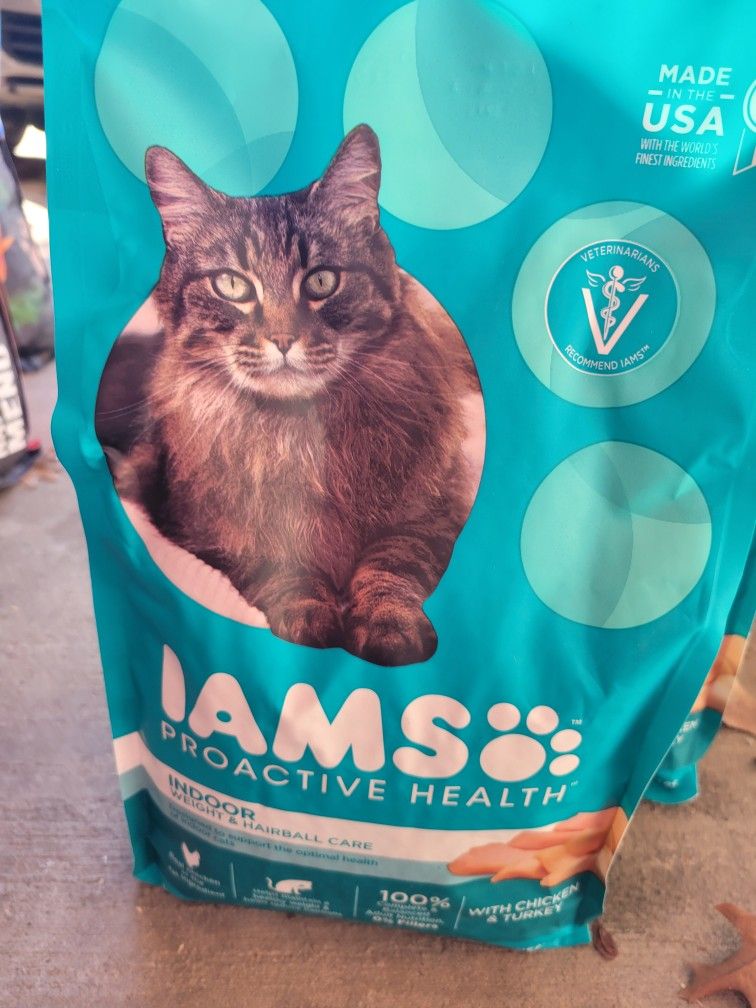 Cat Food Great Price 20$ 7 Small Bags