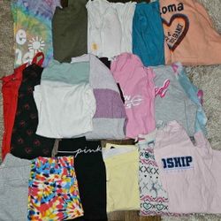 (16) Piece Womans Size Small Winter Clothes Lot 
