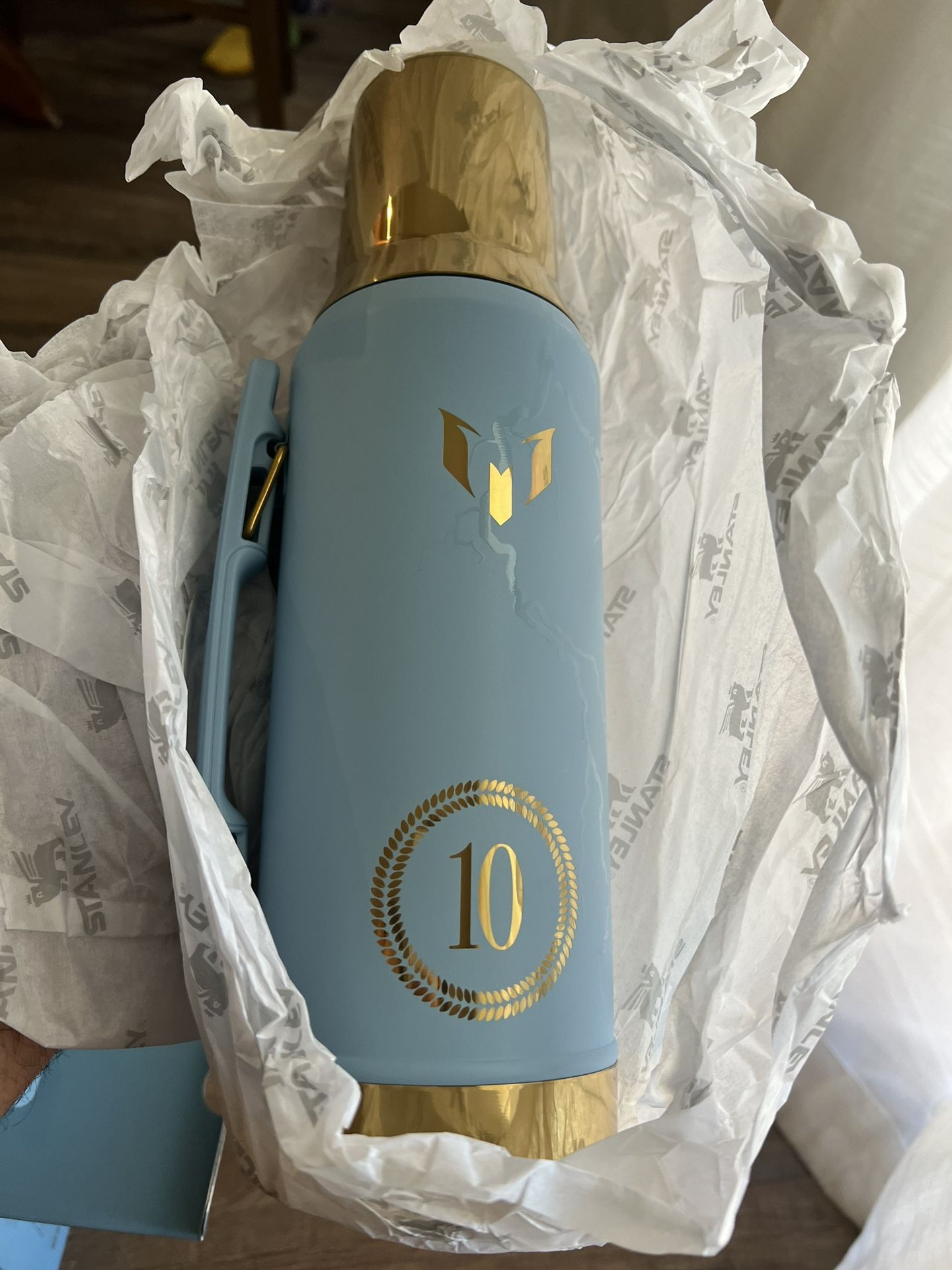 Stanley X Messi Flow Mate System