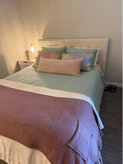 Queen Bed Frame- READ DESCRIPTION