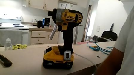 20v dewalt impact drill and 20v 6 amp battery