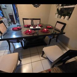 Dinning Table 