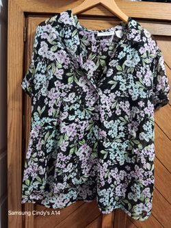 Sag Harbor Floral Short Sleeve Blouse