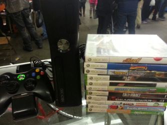 XBOX 360 Slim System 250GB 10 Games