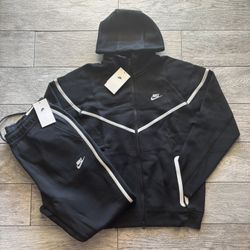 Nike tech Black Tracksuit 