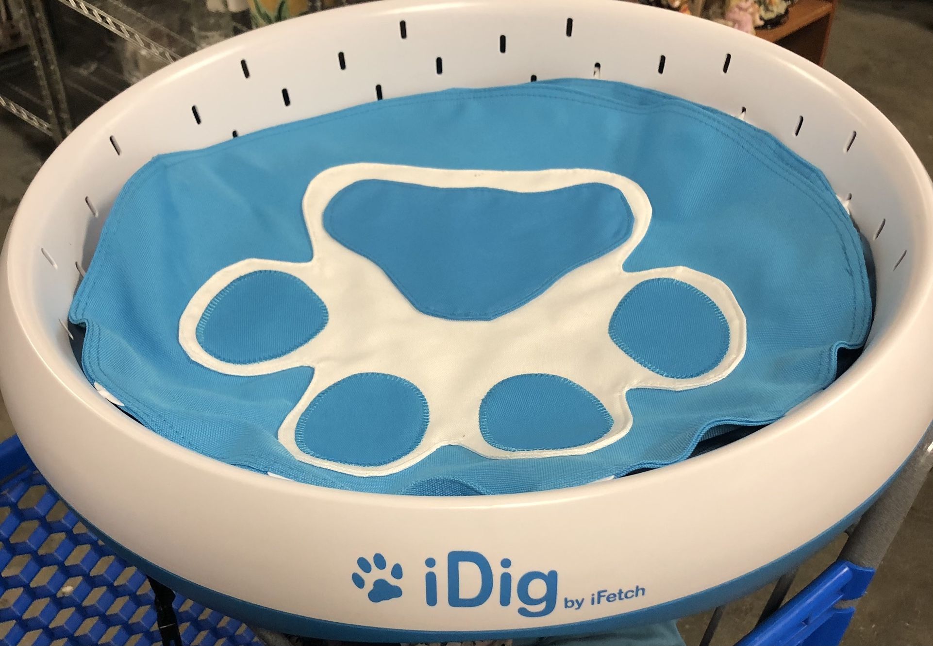 iFetch iDig Stay Dog Digging Toy, Interactive Sniff Mat for Dogs, Activity Treat Puzzle for Mental Stimulation and Enrichment