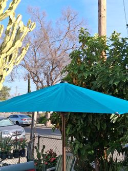 7.5 Patio Umbrella Dark Green