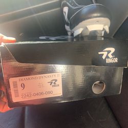 Women’s Brand New Turf Cleats 