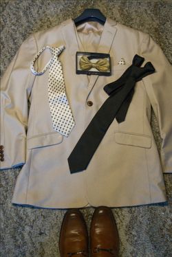 Men’s Tan 3-Piece Suit + Brown Dress Shoes Size 9.5 – Formal/Wedding