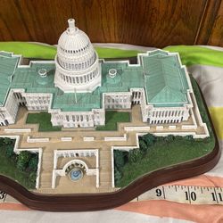 The Danbury Mint " The Us Capitol " Sculpture Usa America 