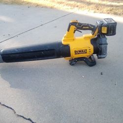 DeWalt  Cordless Leaf Blower with Flex Volt Battery WITH BATTERY CHARGER