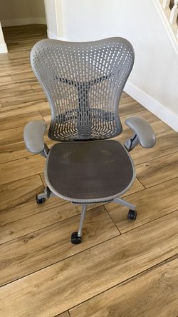 Herman Miller Mirra Extremely Comfortable Office Chair