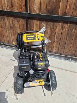 Dewalt 4400psi gas pressure washer
