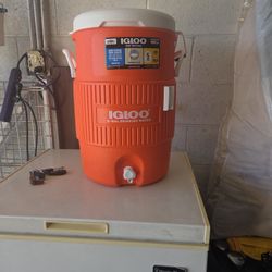 New 5 Gallon Cooler Igloo Brand