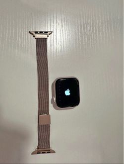 Apple Watch series 9, 45mm come with charge and 3 band