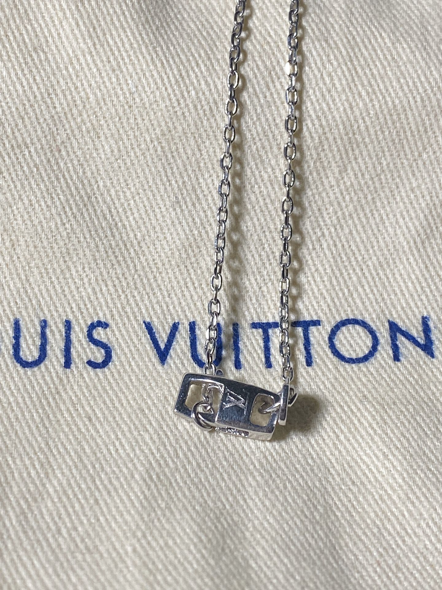 Authentic Louis's Vuitton Necklace Eclipse LV for Sale in Commerce City, CO  - OfferUp