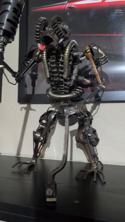Scarp metal sculpture robot alien 16" tall
