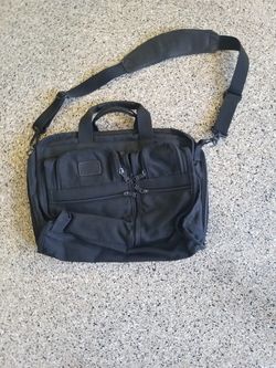 Tumi small messenger bag great condition