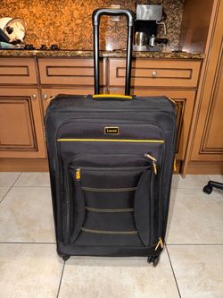 Lucas Large Spinner Suitcase - Black & Yellow