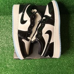 Brand New Grade school (GS) Jordan 1 Low Concord Size 5.5y, 6y, 7 Women’s 7.5 Women’s