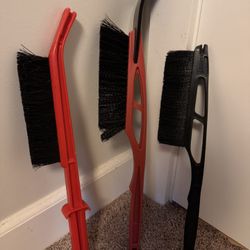 Car Snow🌨️🥶Brush & Ice Scrapper 