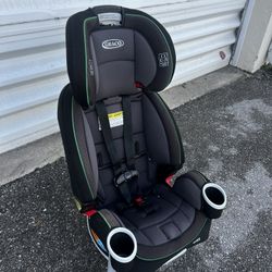 Graco 4Ever Kid’s Car Booster Seat! Good condition! For kids 4-120lbs! 