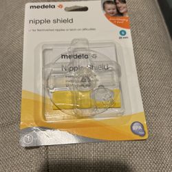 New-small Medela Nipple shield