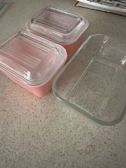 pink Pyrex rare  bakeware