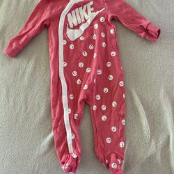 baby nike onsies
