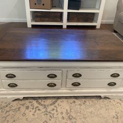 Bassett Furniture Coffee Table 